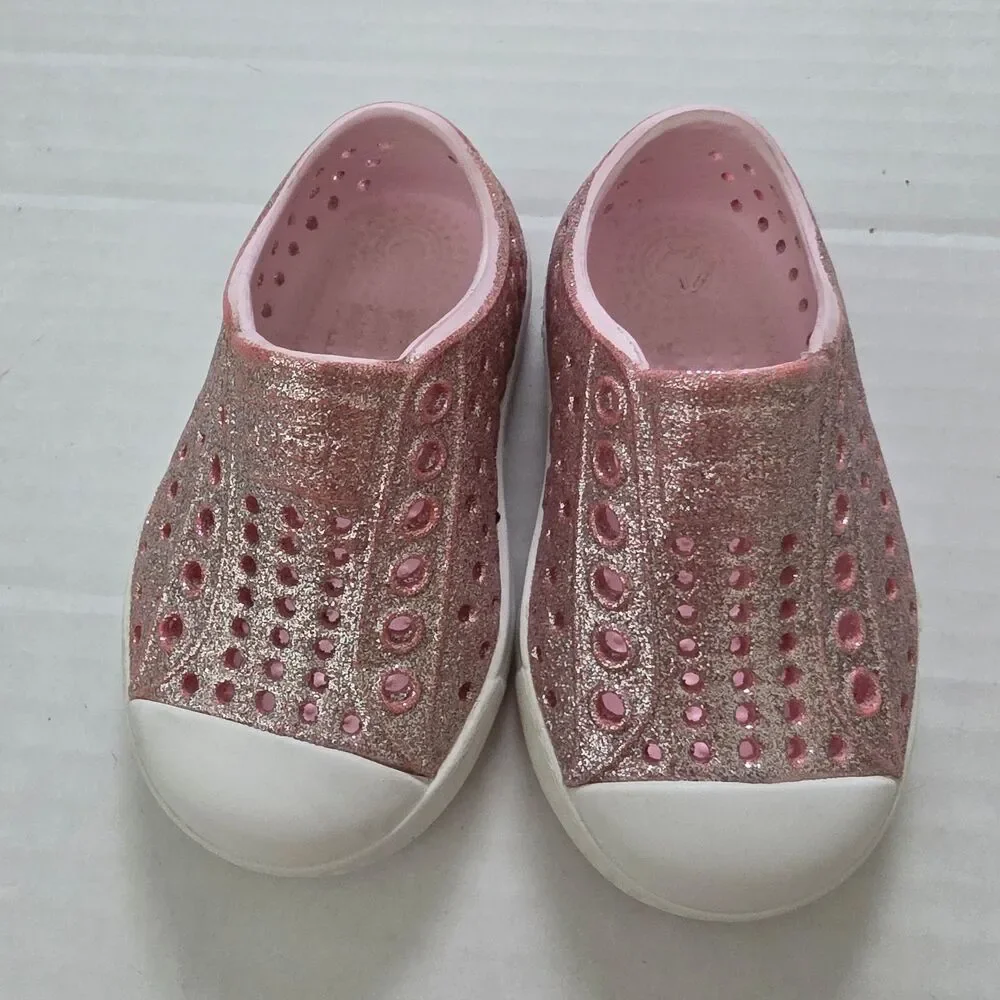 Native Jefferson Slip On Kids Water Shoes Pink Size C4 Lightweight Comfortable